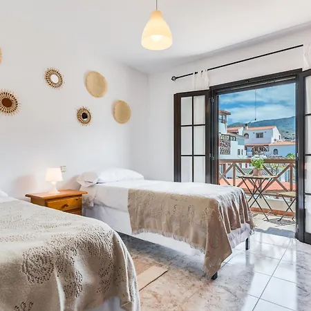 Home2book Charming House Agaete, Bbq & Garden شقة